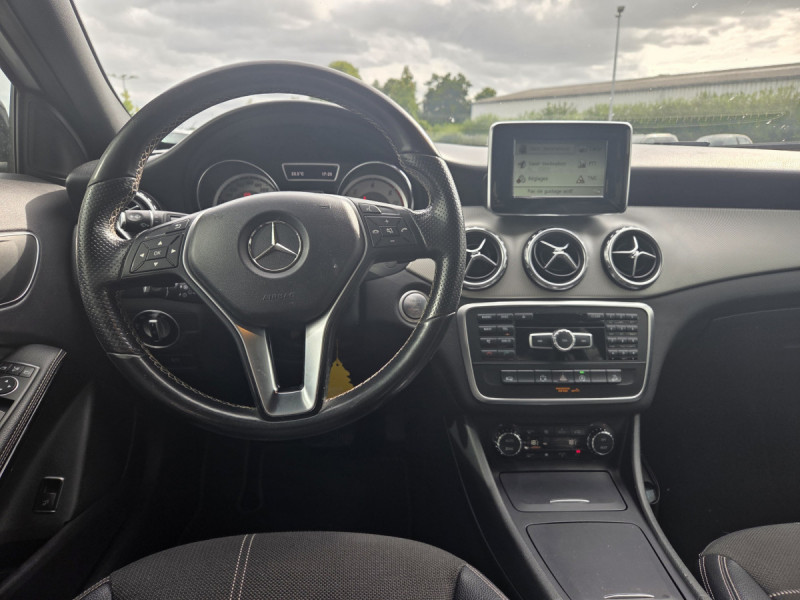 Photo 5 de l'offre de MERCEDES-BENZ Classe GLA GLA 220 CDI Fascination 4Matic BVA7 à 14790€ chez Carlyss automobiles Vitré