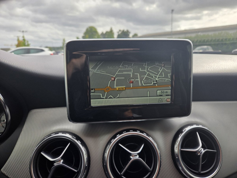 Photo 9 de l'offre de MERCEDES-BENZ Classe GLA GLA 220 CDI Fascination 4Matic BVA7 à 14790€ chez Carlyss automobiles Vitré