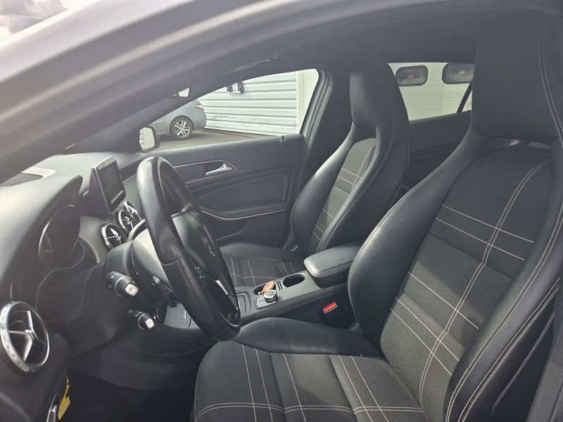 Photo 6 de l'offre de MERCEDES-BENZ Classe GLA GLA 220 CDI Fascination 4Matic BVA7 à 14790€ chez Carlyss automobiles Vitré
