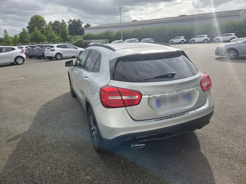 Photo 3 de l'offre de MERCEDES-BENZ Classe GLA GLA 220 CDI Fascination 4Matic BVA7 à 14790€ chez Carlyss automobiles Vitré