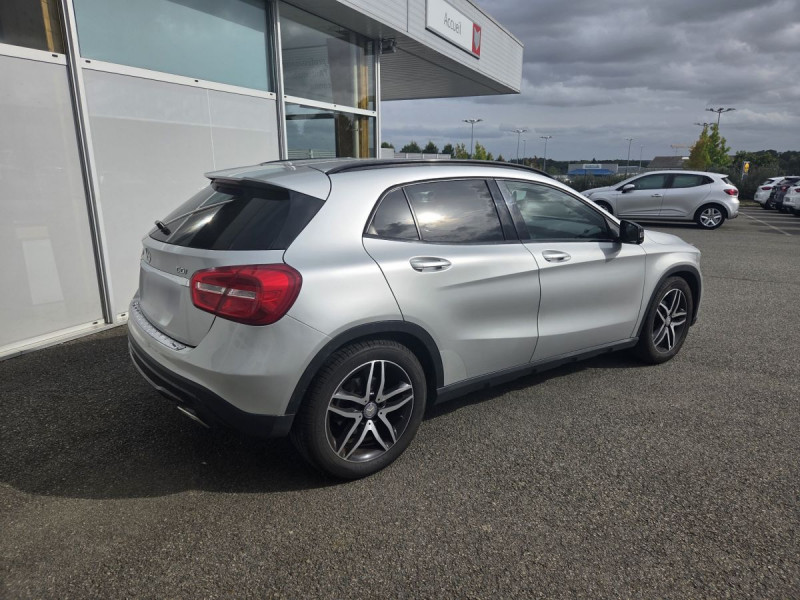Photo 4 de l'offre de MERCEDES-BENZ Classe GLA GLA 220 CDI Fascination 4Matic BVA7 à 14790€ chez Carlyss automobiles Vitré