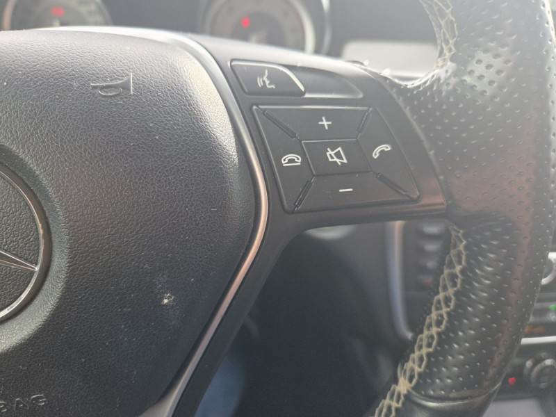 Photo 17 de l'offre de MERCEDES-BENZ Classe GLA GLA 220 CDI Fascination 4Matic BVA7 à 14790€ chez Carlyss automobiles Vitré