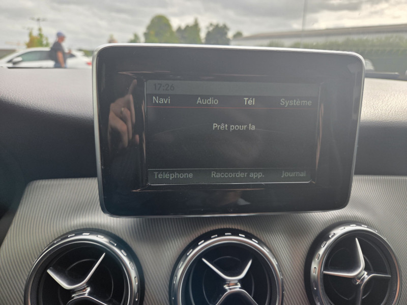 Photo 12 de l'offre de MERCEDES-BENZ Classe GLA GLA 220 CDI Fascination 4Matic BVA7 à 14790€ chez Carlyss automobiles Vitré