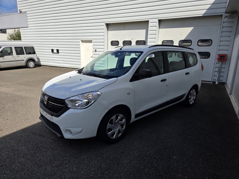 Photo 2 de l'offre de Dacia Lodgy 7 Places Silver Line 1.6 SCE 100 -18 à 10490€ chez Carlyss automobiles Vitré