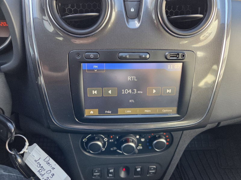 Photo 9 de l'offre de Dacia Logan MCV (2) Stepway TCe 90 E6C à 10490€ chez Carlyss automobiles Vitré