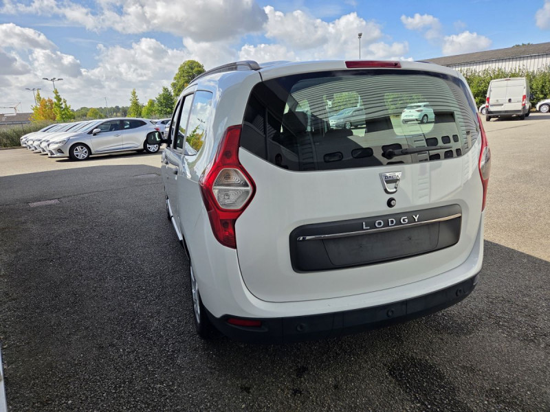 Photo 3 de l'offre de Dacia Lodgy 7 Places Silver Line 1.6 SCE 100 -18 à 10490€ chez Carlyss automobiles Vitré