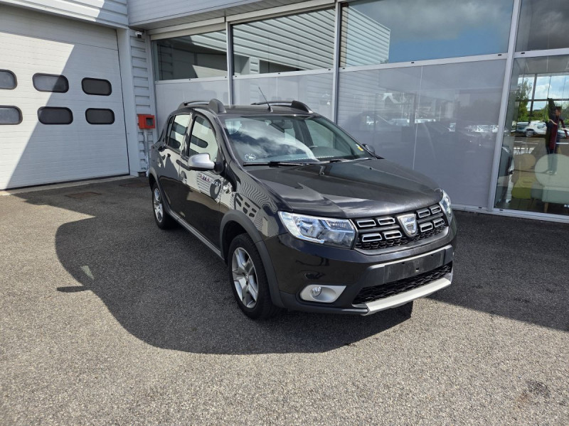 Photo 1 de l'offre de Dacia Sandero (2) Stepway Blue dCi 95 à 9490€ chez Carlyss automobiles Vitré