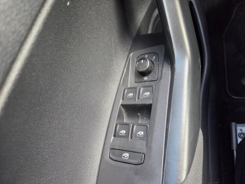 Photo 22 de l'offre de Volkswagen Polo (6) 1.0 80 Lounge à 12490€ chez Carlyss automobiles Vitré