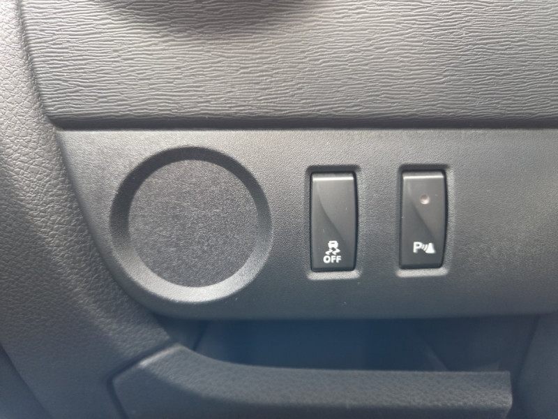 Photo 17 de l'offre de Dacia Lodgy 7 Places Silver Line 1.6 SCE 100 -18 à 10490€ chez Carlyss automobiles Vitré