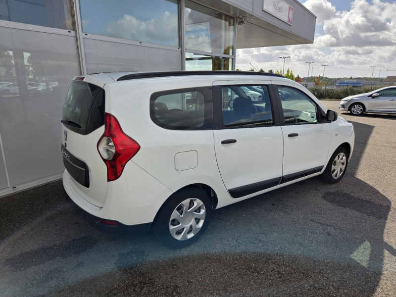 Photo 4 de l'offre de Dacia Lodgy 7 Places Silver Line 1.6 SCE 100 -18 à 10490€ chez Carlyss automobiles Vitré