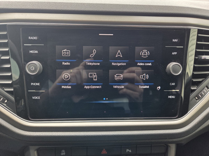 Photo 18 de l'offre de VOLKSWAGEN T-Roc 2.0 TDI 150 LOUNGE BUSINESS DSG7 à 19990€ chez Carlyss automobiles Vitré