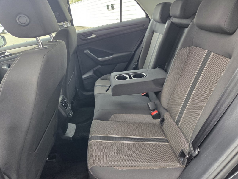 Photo 9 de l'offre de VOLKSWAGEN T-Roc 2.0 TDI 150 LOUNGE BUSINESS DSG7 à 19990€ chez Carlyss automobiles Vitré