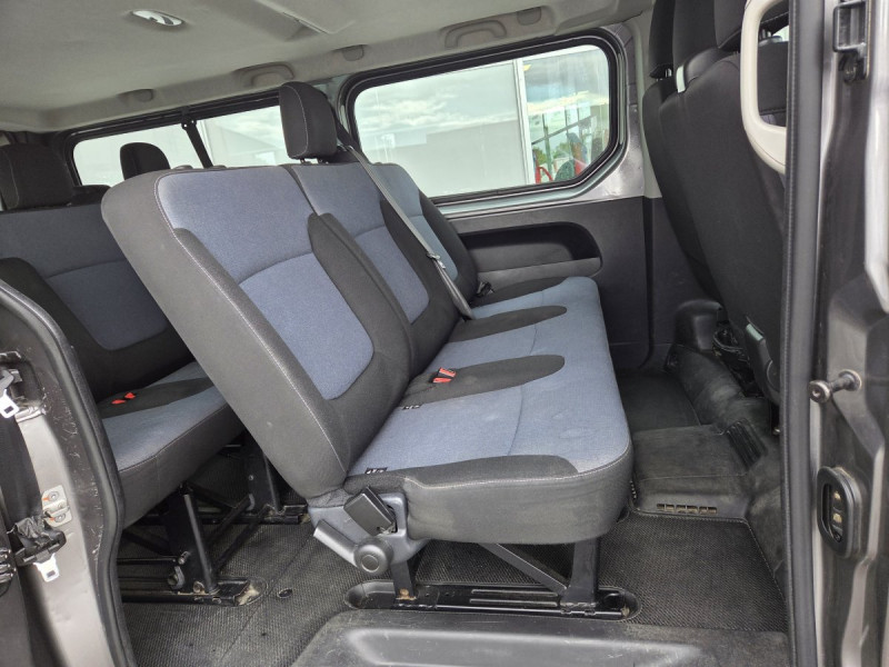 Photo 7 de l'offre de Opel Vivaro (2) 1.6 CDTI 125 ECO S/S 2.9 L2H1 COMBI + à 17490€ chez Carlyss automobiles Vitré