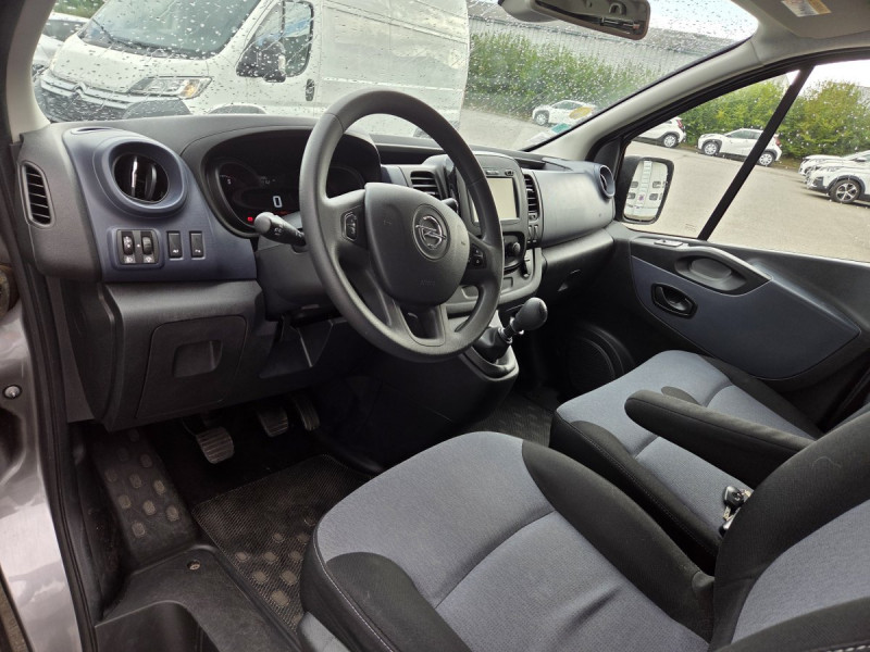 Photo 11 de l'offre de Opel Vivaro (2) 1.6 CDTI 125 ECO S/S 2.9 L2H1 COMBI + à 17490€ chez Carlyss automobiles Vitré