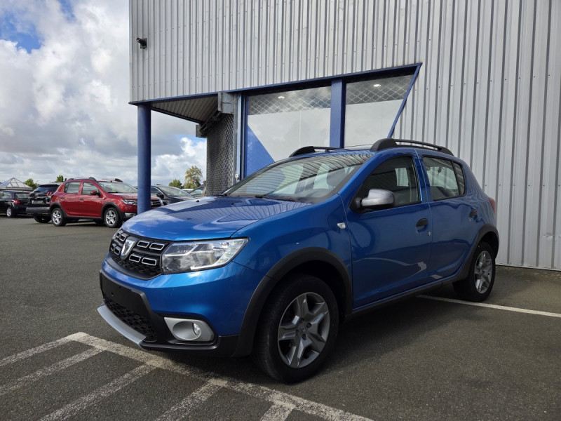 Photo 2 de l'offre de Dacia Sandero (2) Urban Stepway TCe 90 E6 à 10490€ chez Carlyss automobiles Vitré