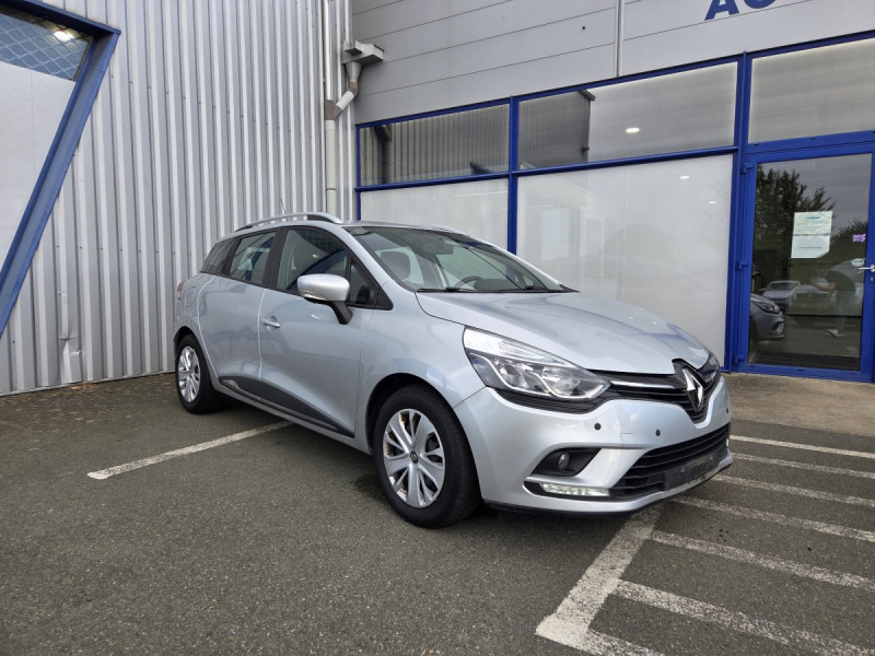 Photo 1 de l'offre de Renault Clio Estate (4) Business dCi 90 - 18 à 11990€ chez Carlyss automobiles Vitré