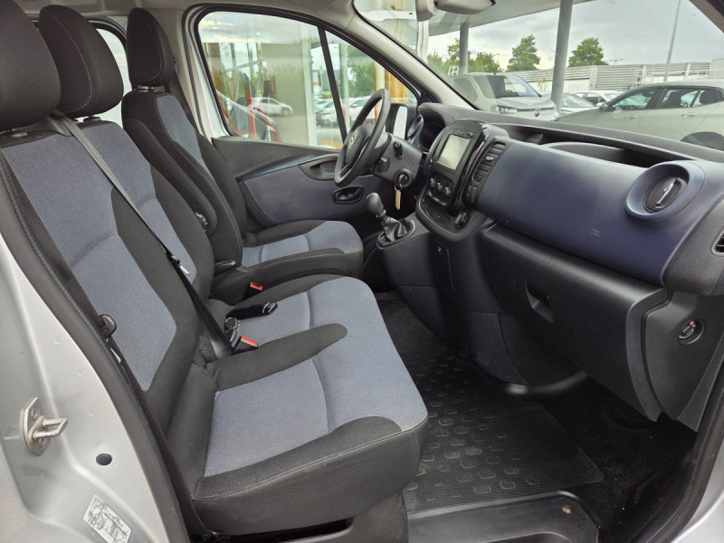 Photo 8 de l'offre de Opel Vivaro (2) 1.6 CDTI 125 ECO S/S 2.9 L2H1 COMBI + à 16990€ chez Carlyss automobiles Vitré