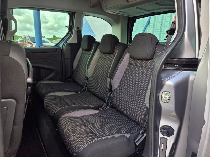 Photo 6 de l'offre de Peugeot Partner Tepee (2) 1.6 BlueHDi 120 S&S Outdoor à 15490€ chez Carlyss automobiles Vitré
