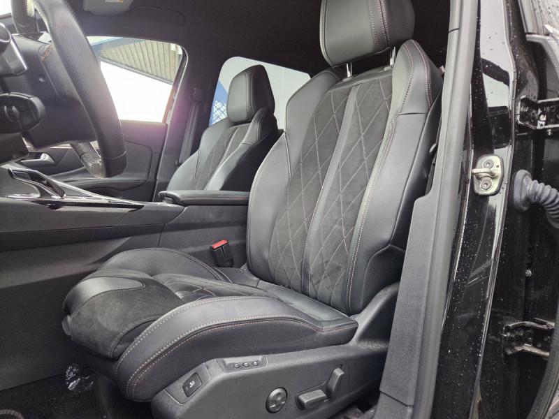 Photo 6 de l'offre de PEUGEOT 3008 (2) BlueHDi 180 S&S EAT8 GT à 23790€ chez Carlyss automobiles Vitré