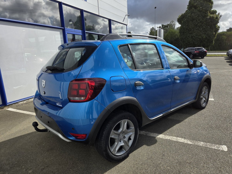 Photo 4 de l'offre de Dacia Sandero (2) Urban Stepway TCe 90 E6 à 10490€ chez Carlyss automobiles Vitré