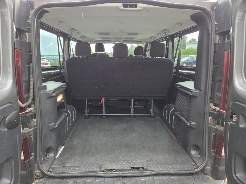 Photo 6 de l'offre de Opel Vivaro (2) 1.6 CDTI 125 ECO S/S 2.9 L2H1 COMBI + à 17490€ chez Carlyss automobiles Vitré