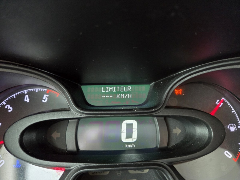 Photo 17 de l'offre de OPEL Vivaro 1.6 CDTI 125 ECO S/S 2.9 L2H1 PACK CLIM+ à 16990€ chez Carlyss automobiles Vitré