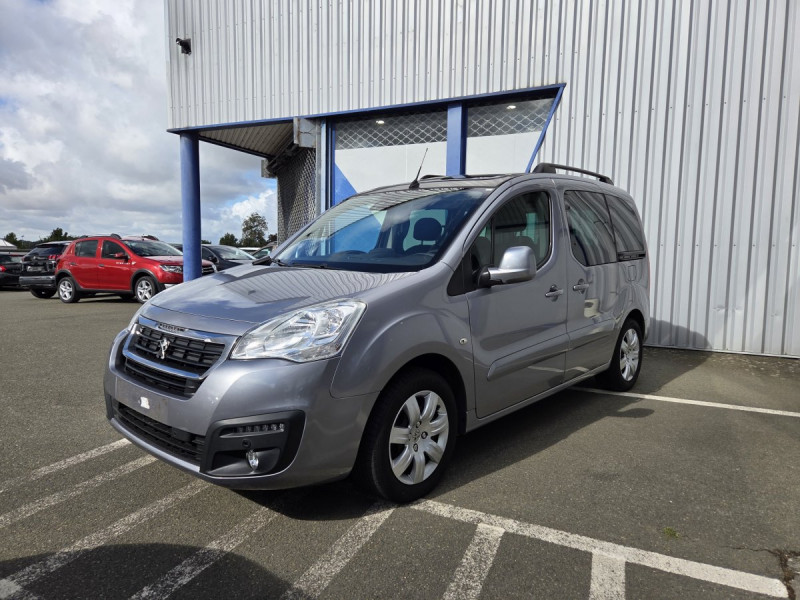 Photo 2 de l'offre de Peugeot Partner Tepee (2) 1.6 BlueHDi 120 S&S Outdoor à 15490€ chez Carlyss automobiles Vitré