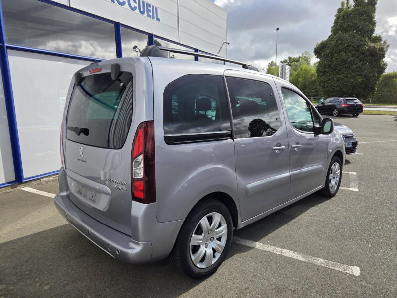 Photo 4 de l'offre de Peugeot Partner Tepee (2) 1.6 BlueHDi 120 S&S Outdoor à 15490€ chez Carlyss automobiles Vitré