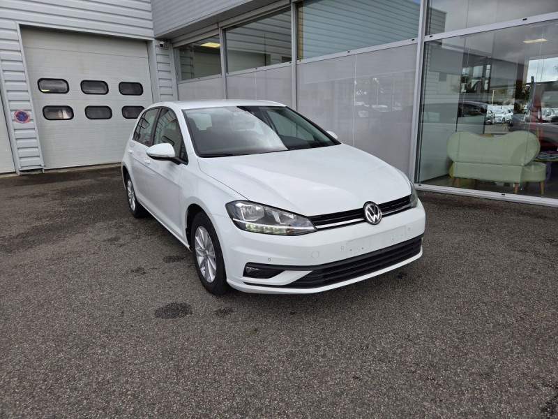 Photo 1 de l'offre de VOLKSWAGEN Golf (7) 1.6 TDI 115 BVM5 Trendline à 16490€ chez Carlyss automobiles Vitré