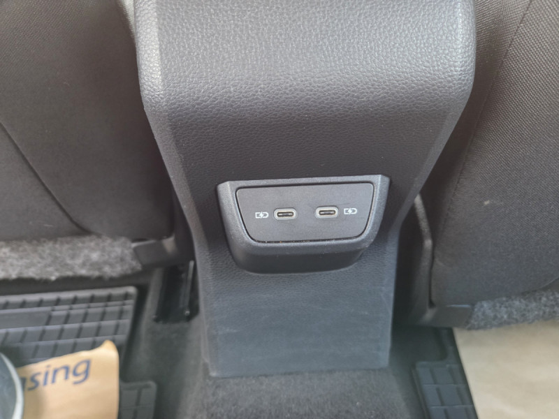 Photo 8 de l'offre de Volkswagen Polo (6) 1.6 TDI 95 Confortline à 14990€ chez Carlyss automobiles Vitré