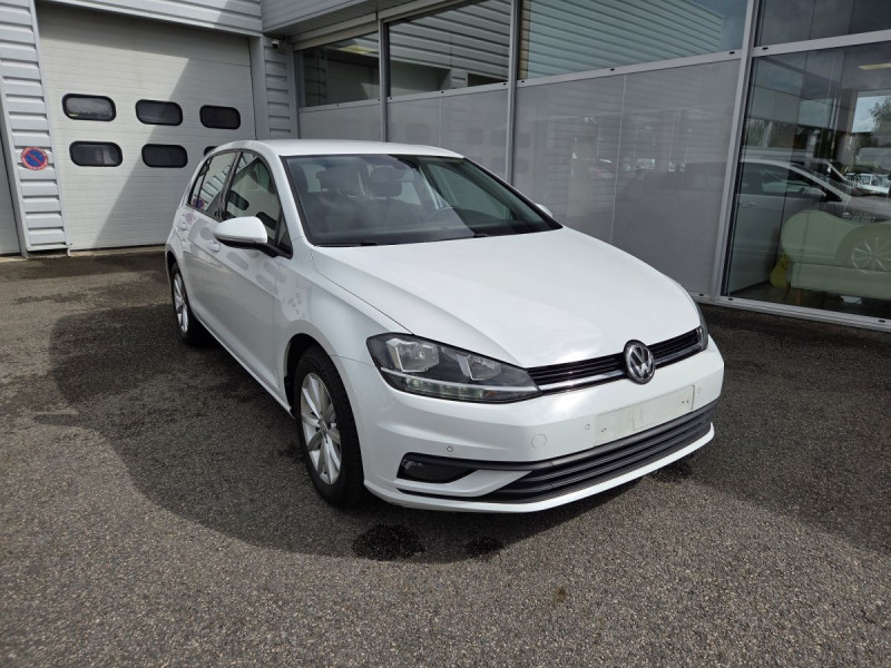 Photo 1 de l'offre de VOLKSWAGEN Golf (7) 1.6 TDI 115 BVM5 Confortline à 16490€ chez Carlyss automobiles Vitré