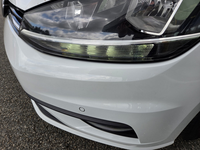 Photo 5 de l'offre de VOLKSWAGEN Golf (7) 1.6 TDI 115 BVM5 Trendline à 16490€ chez Carlyss automobiles Vitré