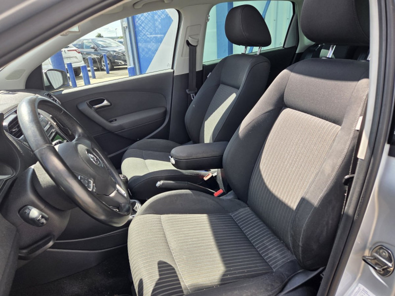 Photo 7 de l'offre de Volkswagen Polo (5) 1.6 TDI 90 CR FAP Confortline à 6990€ chez Carlyss automobiles Vitré