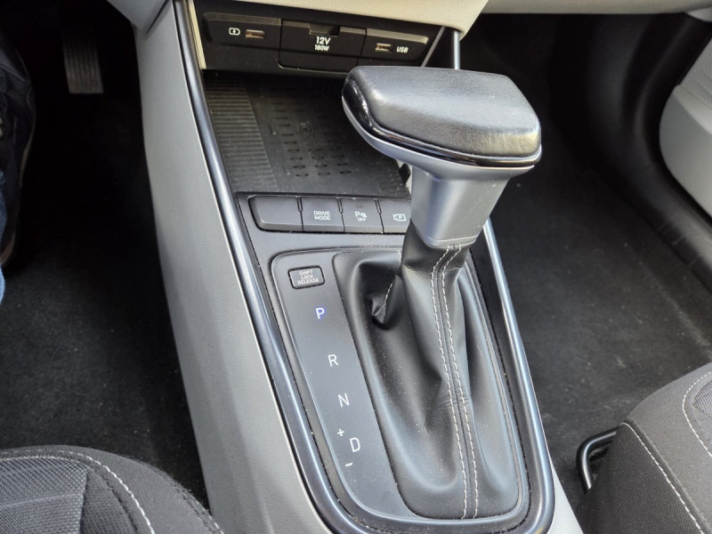 Photo 17 de l'offre de Hyundai i20 (3) 1.0 T-GDI 100 HYBRID 48V INTUITIVE DCT-7 à 16990€ chez Carlyss automobiles Vitré