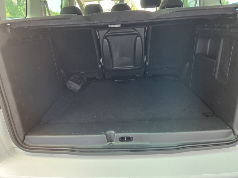 Photo 25 de l'offre de Peugeot Partner Tepee (2) 1.6 BlueHDi 100 S&S EGT6 Active à 15790€ chez Carlyss automobiles Vitré