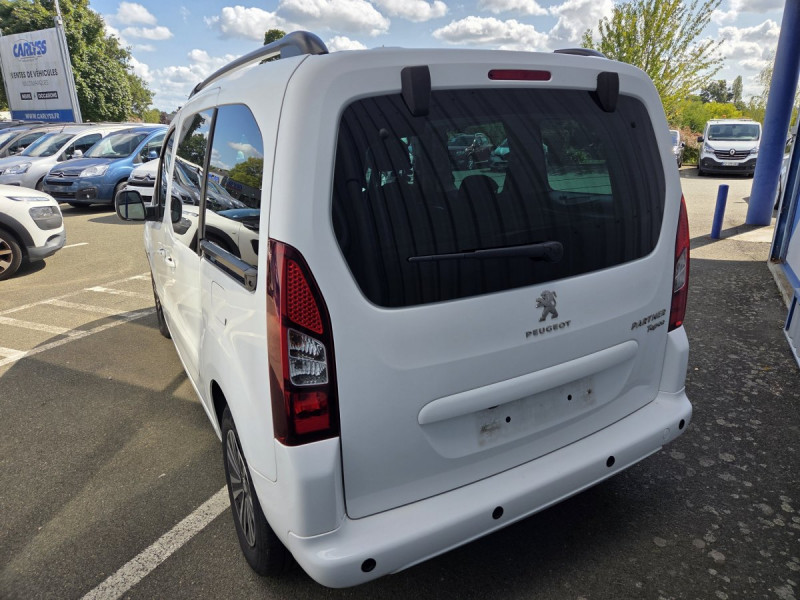 Photo 3 de l'offre de Peugeot Partner Tepee (2) 1.6 BlueHDi 100 S&S EGT6 Active à 15790€ chez Carlyss automobiles Vitré