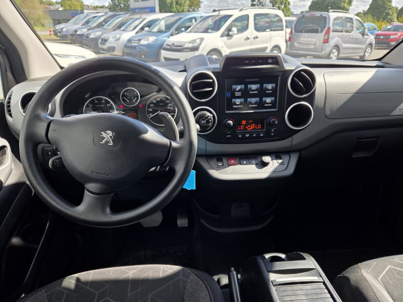 Photo 5 de l'offre de Peugeot Partner Tepee (2) 1.6 BlueHDi 100 S&S EGT6 Active à 15790€ chez Carlyss automobiles Vitré