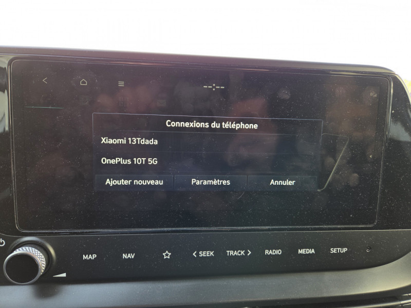 Photo 13 de l'offre de Hyundai i20 (3) 1.0 T-GDI 100 HYBRID 48V INTUITIVE DCT-7 à 16990€ chez Carlyss automobiles Vitré