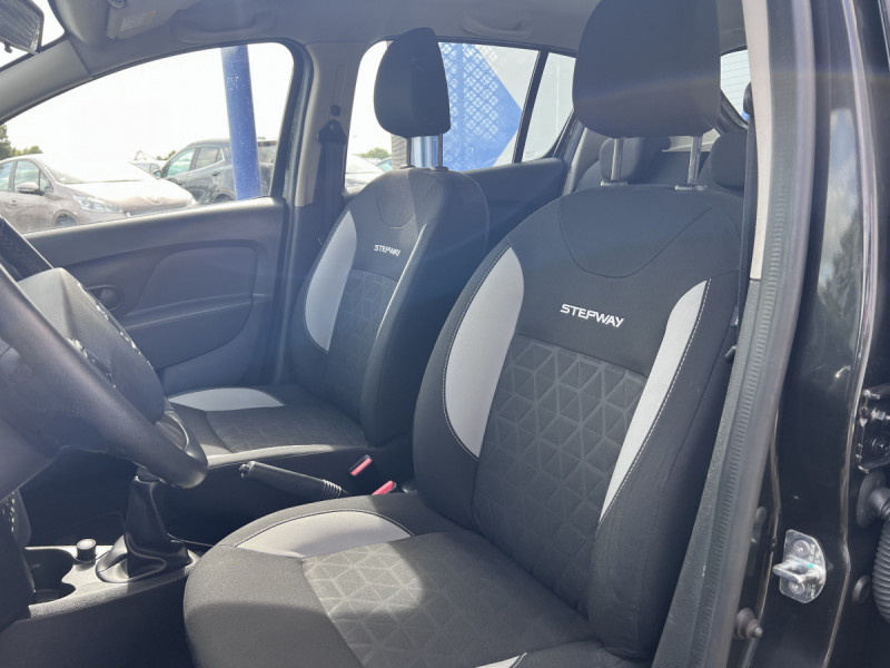 Photo 5 de l'offre de Dacia Sandero (2) Urban Stepway TCe 90 E6 à 8990€ chez Carlyss automobiles Vitré