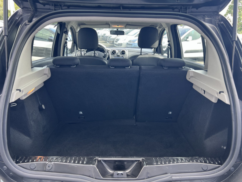 Photo 14 de l'offre de Dacia Sandero (2) Urban Stepway TCe 90 E6 à 8990€ chez Carlyss automobiles Vitré