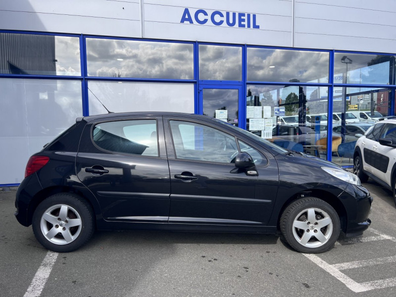 Photo 3 de l'offre de PEUGEOT 207 URBAN 1.4 E à 6290€ chez Carlyss automobiles Vitré