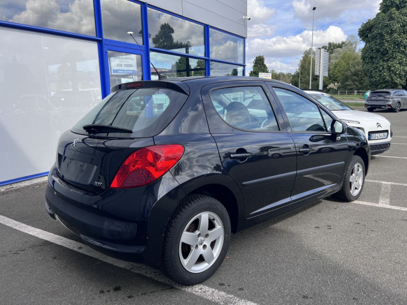 Photo 4 de l'offre de PEUGEOT 207 URBAN 1.4 E à 6290€ chez Carlyss automobiles Vitré