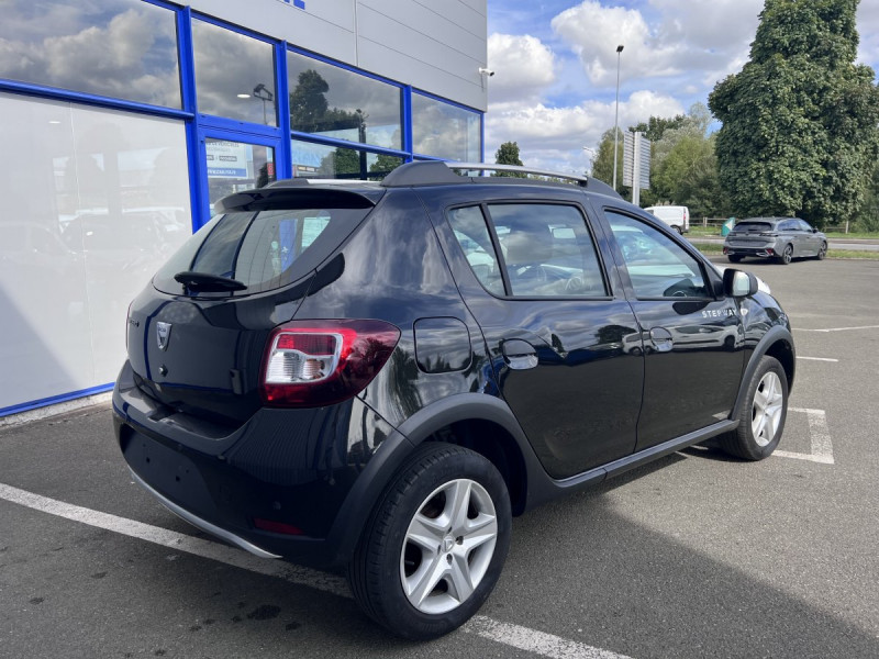 Photo 4 de l'offre de Dacia Sandero (2) Urban Stepway TCe 90 E6 à 8990€ chez Carlyss automobiles Vitré