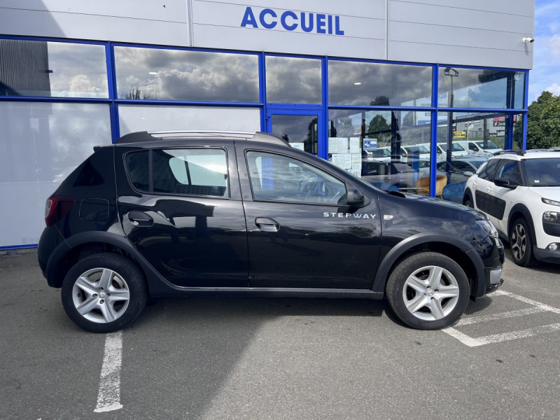 Photo 3 de l'offre de Dacia Sandero (2) Urban Stepway TCe 90 E6 à 8990€ chez Carlyss automobiles Vitré