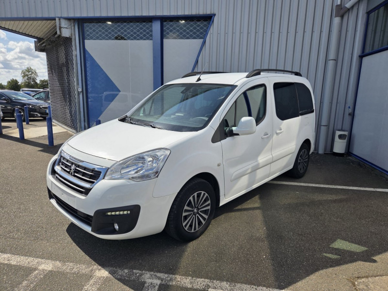 Photo 2 de l'offre de Peugeot Partner Tepee (2) 1.6 BlueHDi 100 S&S EGT6 Active à 15790€ chez Carlyss automobiles Vitré