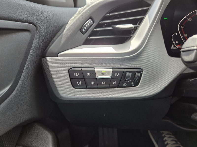 Photo 22 de l'offre de Bmw Série 1 (3) 116d DKG7 Business Design à 22990€ chez Carlyss automobiles Vitré