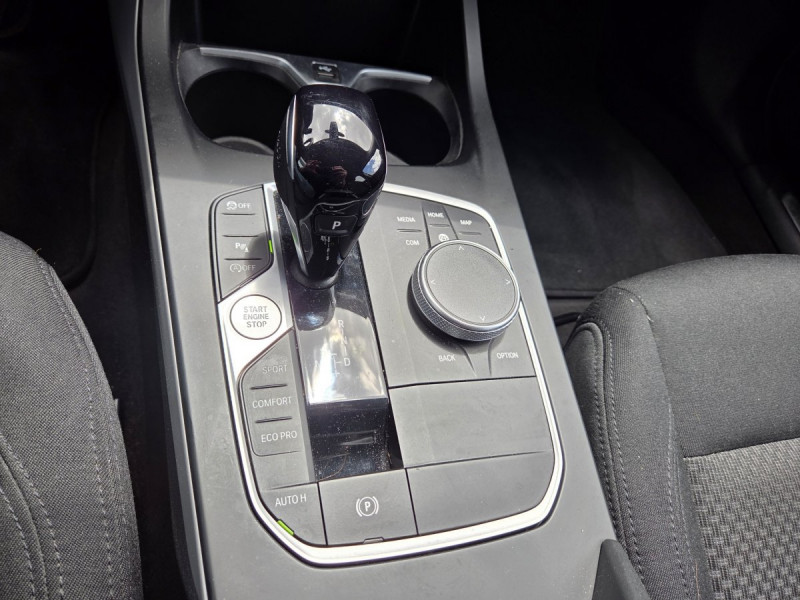 Photo 19 de l'offre de Bmw Série 1 (3) 118i DKG7 Business Design à 25990€ chez Carlyss automobiles Vitré