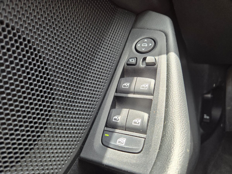 Photo 23 de l'offre de Bmw Série 1 (3) 116d DKG7 Business Design à 22990€ chez Carlyss automobiles Vitré