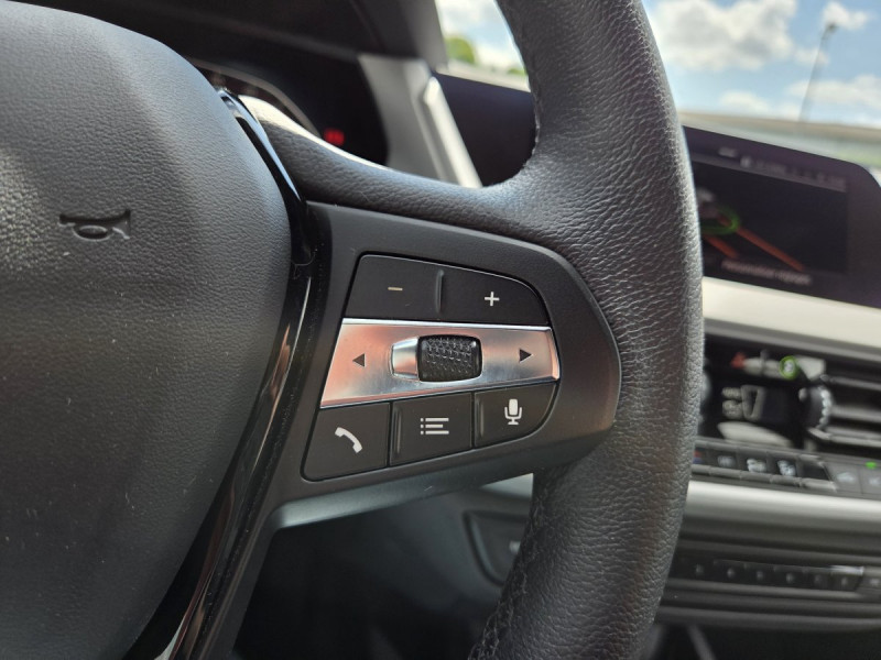 Photo 19 de l'offre de Bmw Série 1 (3) 116d DKG7 Business Design à 22990€ chez Carlyss automobiles Vitré