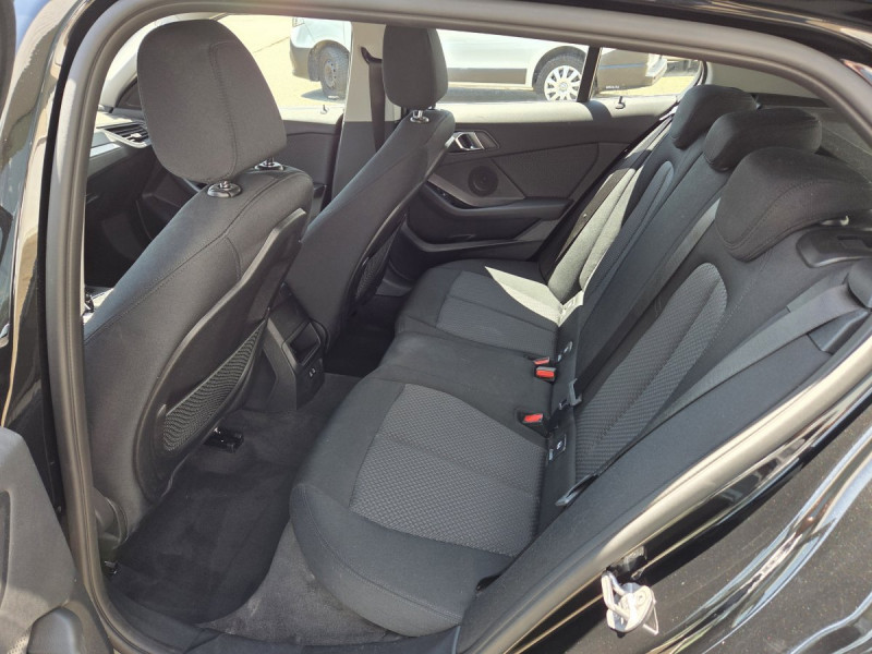 Photo 9 de l'offre de Bmw Série 1 (3) 116d DKG7 Business Design à 22990€ chez Carlyss automobiles Vitré